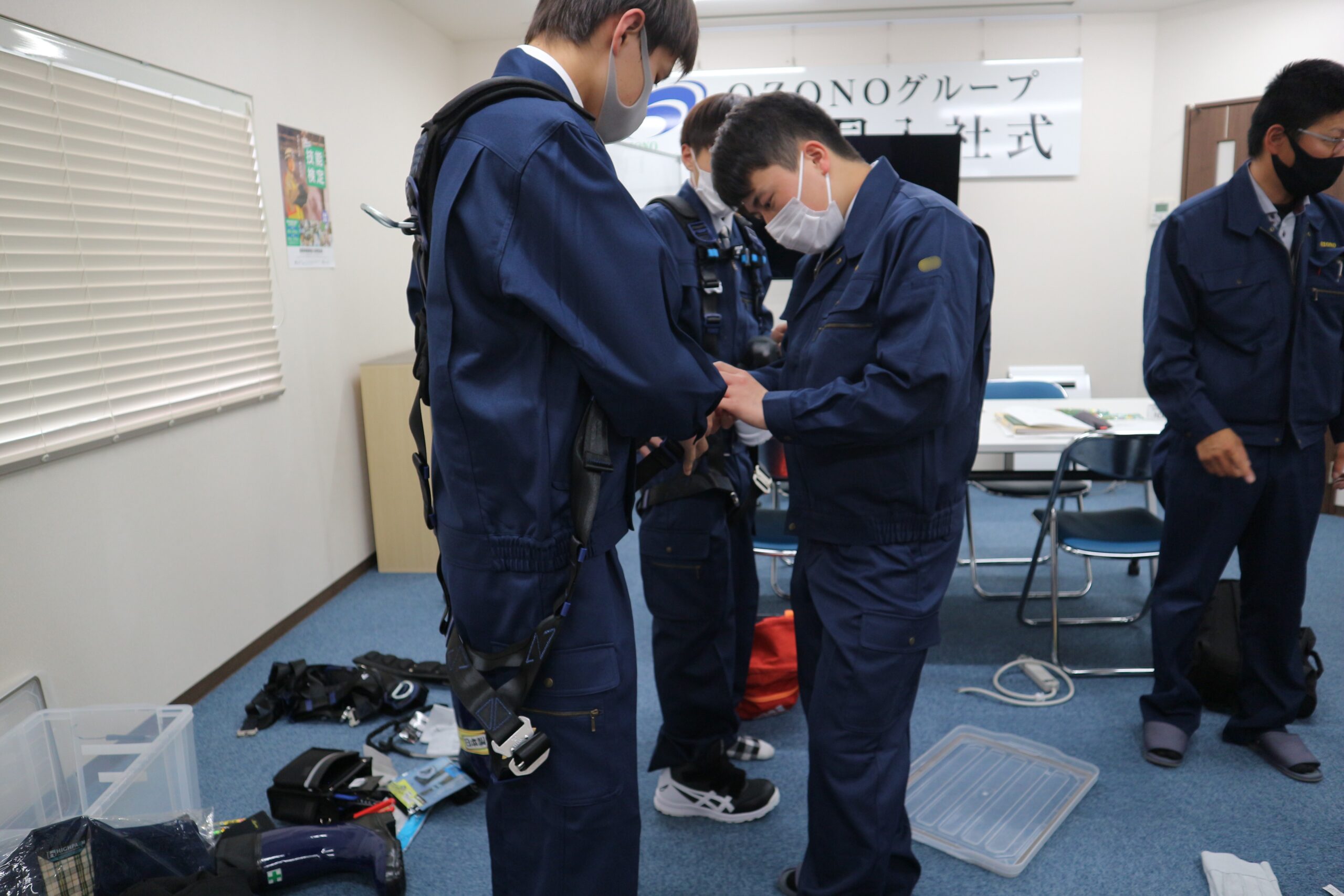 尾園建設　新入社員事務所研修風景