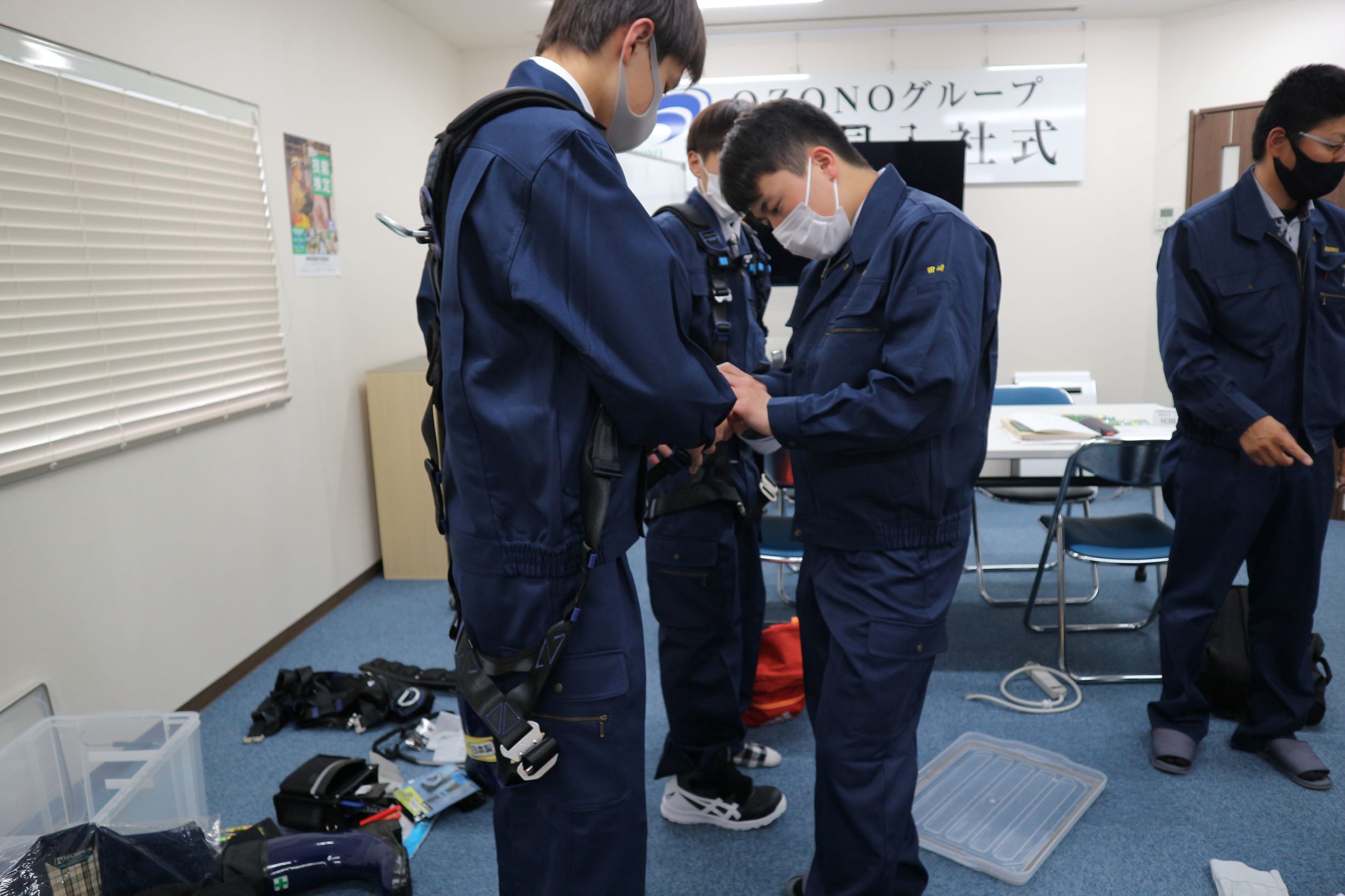 尾園建設　新入社員事務所研修風景