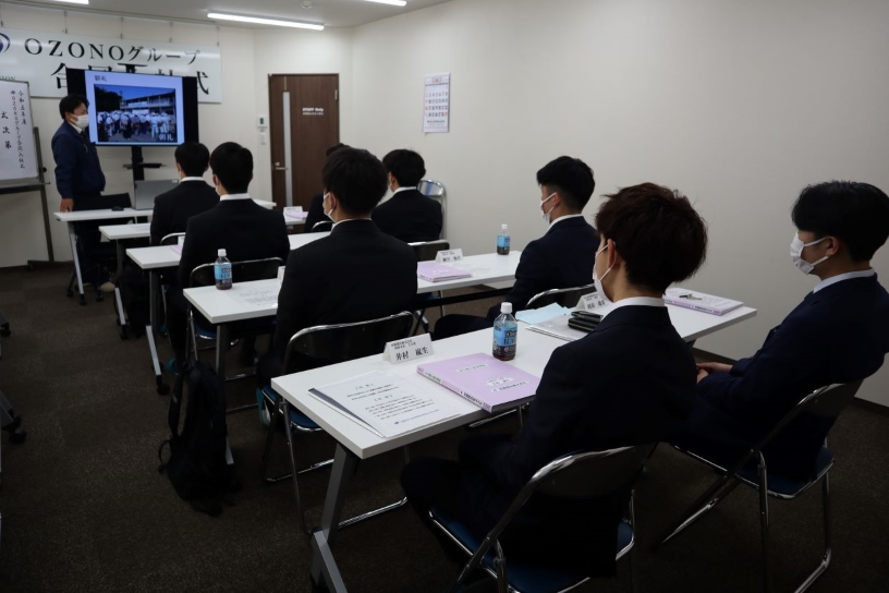 尾園建設　新入社員事務所研修風景