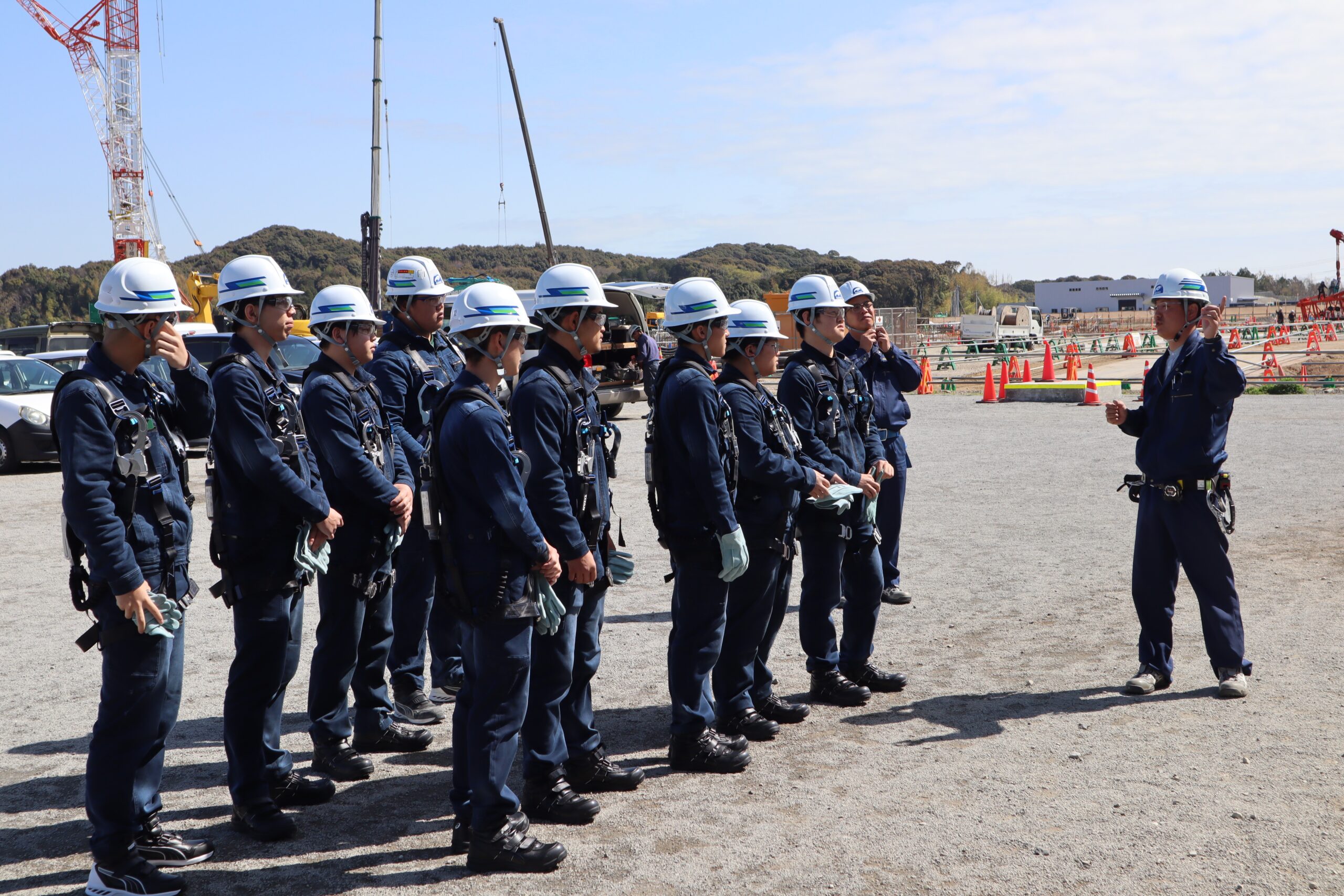 尾園建設　新入社員事務所研修風景
